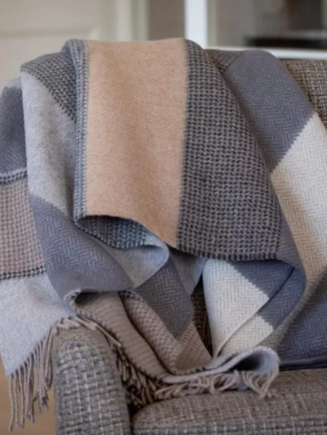 Sweater Shop Wool and Cashmere Throw Col.1490